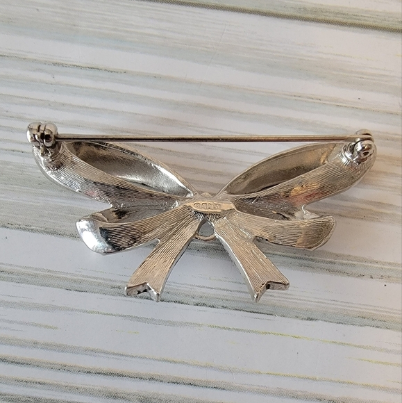Vintage Avon Marcasite Silver-tone Bow Brooch - Picture 2 of 3